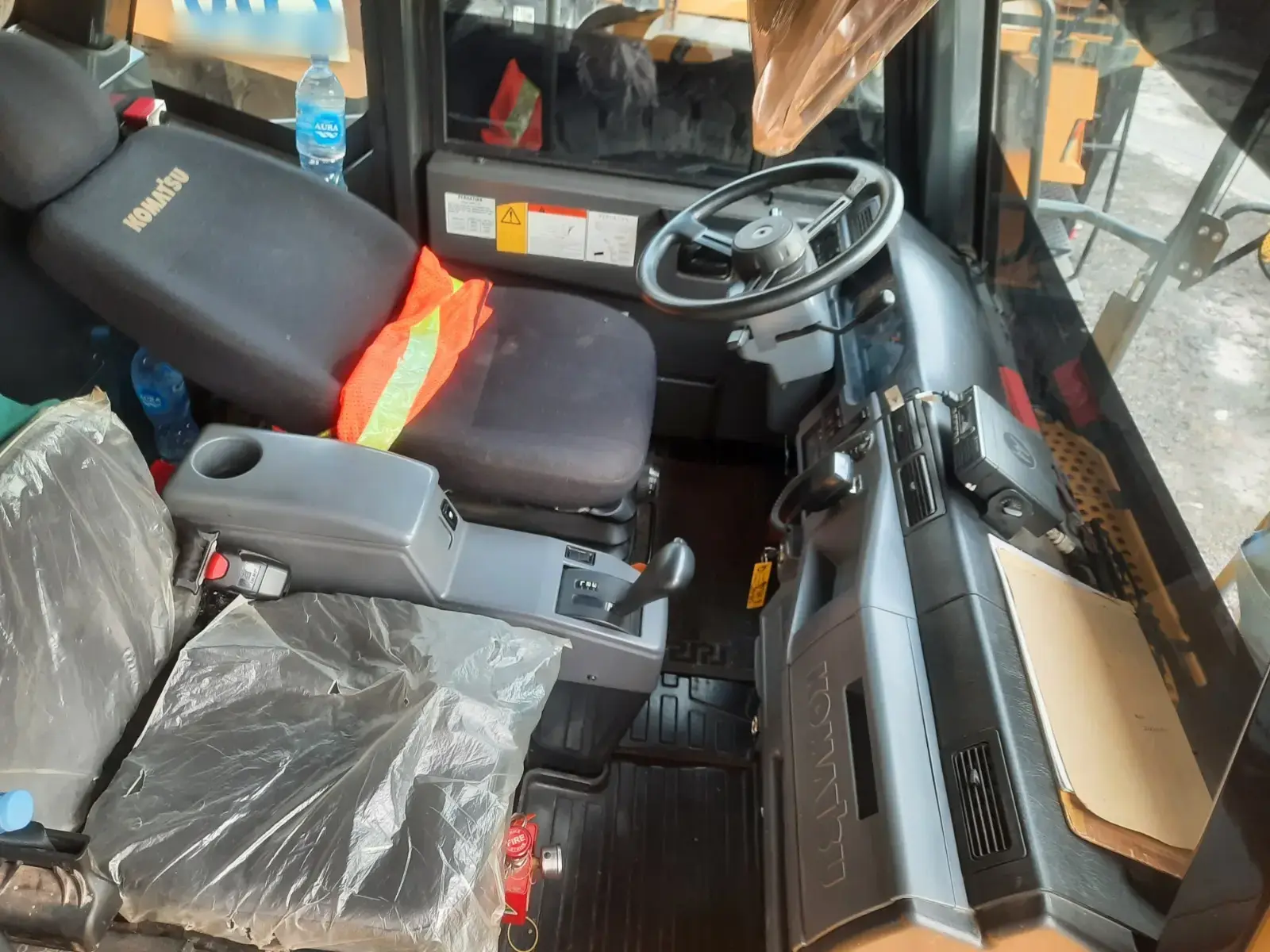 Komatsu HD785-7 2025: Cab interior