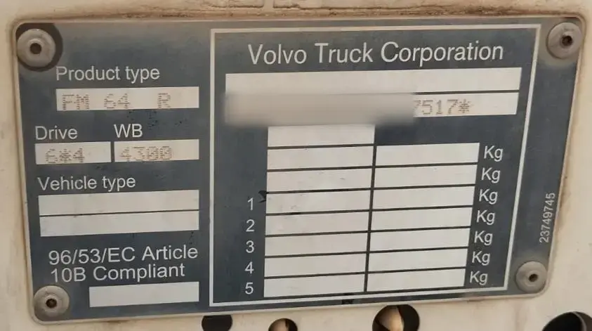 Volvo FMX 400 6x4 2023: Serial plate, number partly masked