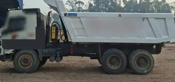 Volvo FMX 400 6x4 2023: Side view