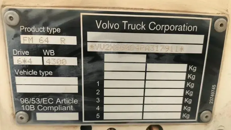 Volvo FMX 400 6x4 2023: Serial plate, number partly masked