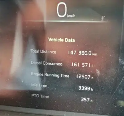Volvo FMX 400 6x4 2023: Hour meter on the dashboard
