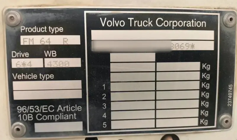 Volvo FMX 400 6x4 2023: Serial plate, number partly masked