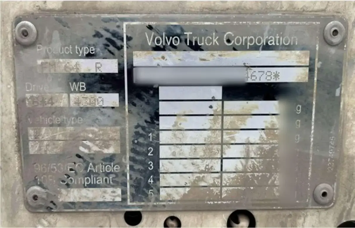 Volvo FMX 400 6x4 2023: Serial plate, number partly masked