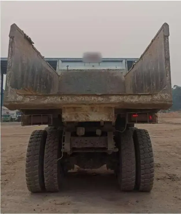 Volvo FMX 400 6x4 2023: Rear view