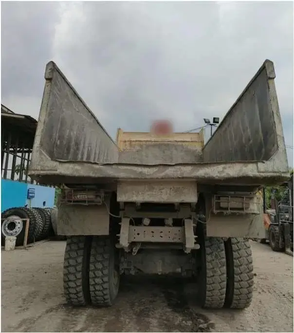 Volvo FMX 400 6x4 2023: Rear view