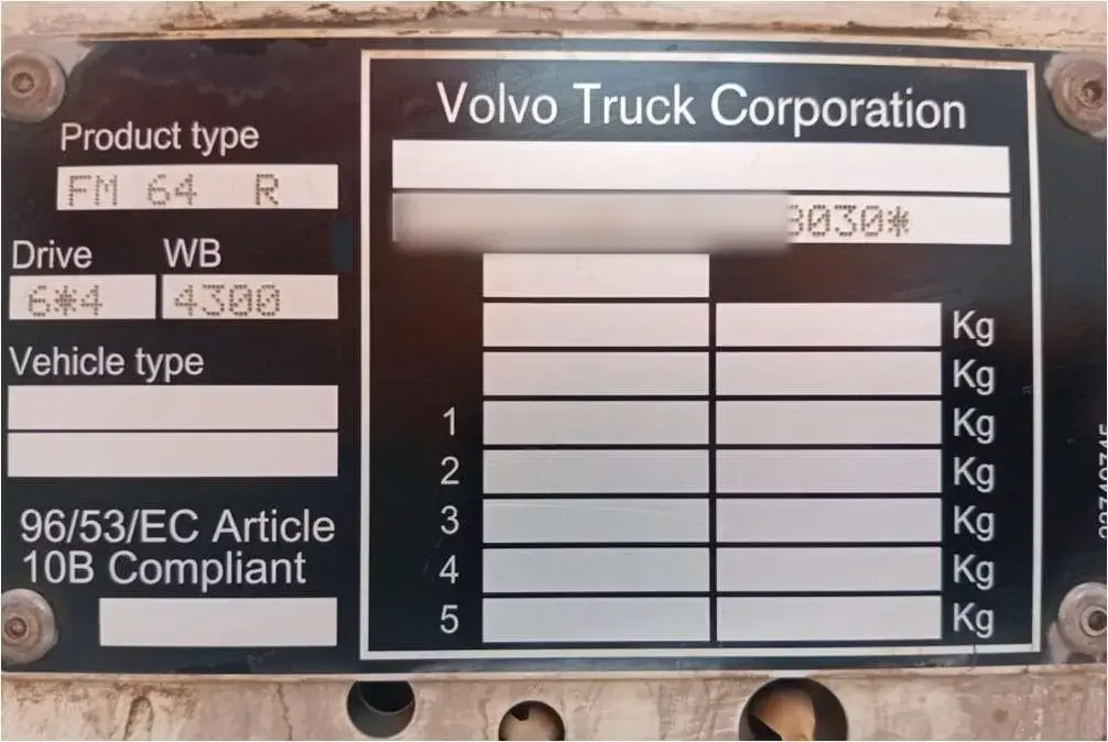 Volvo FMX 400 6x4 2023: Serial plate, number partly masked
