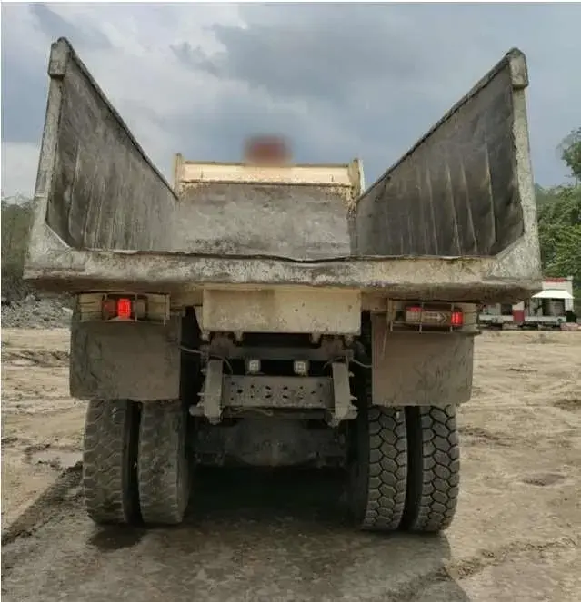 Volvo FMX 400 6x4 2023: Rear view