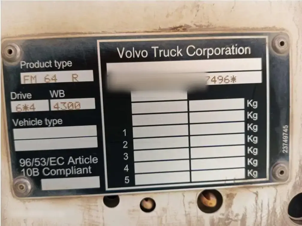 Volvo FMX 400 6x4 2023: Serial plate, number partly masked