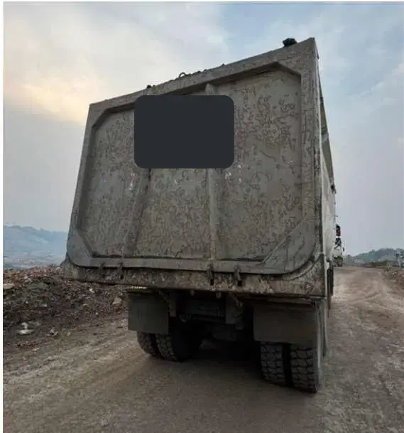 Volvo FMX 400 6x4 2023: Rear view