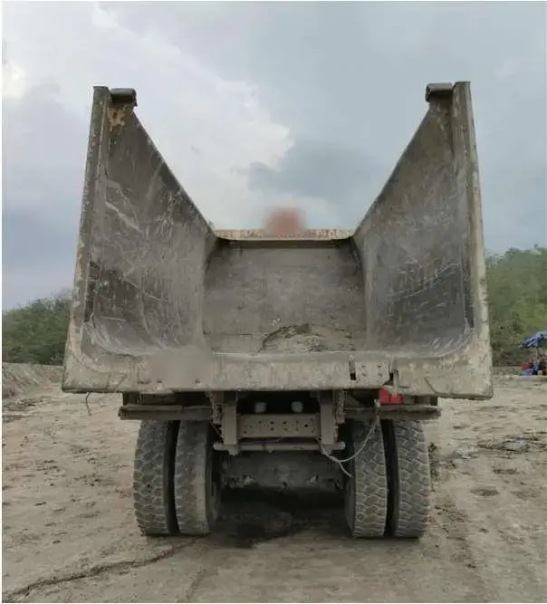 Volvo FMX 400 6x4 2023: Rear view